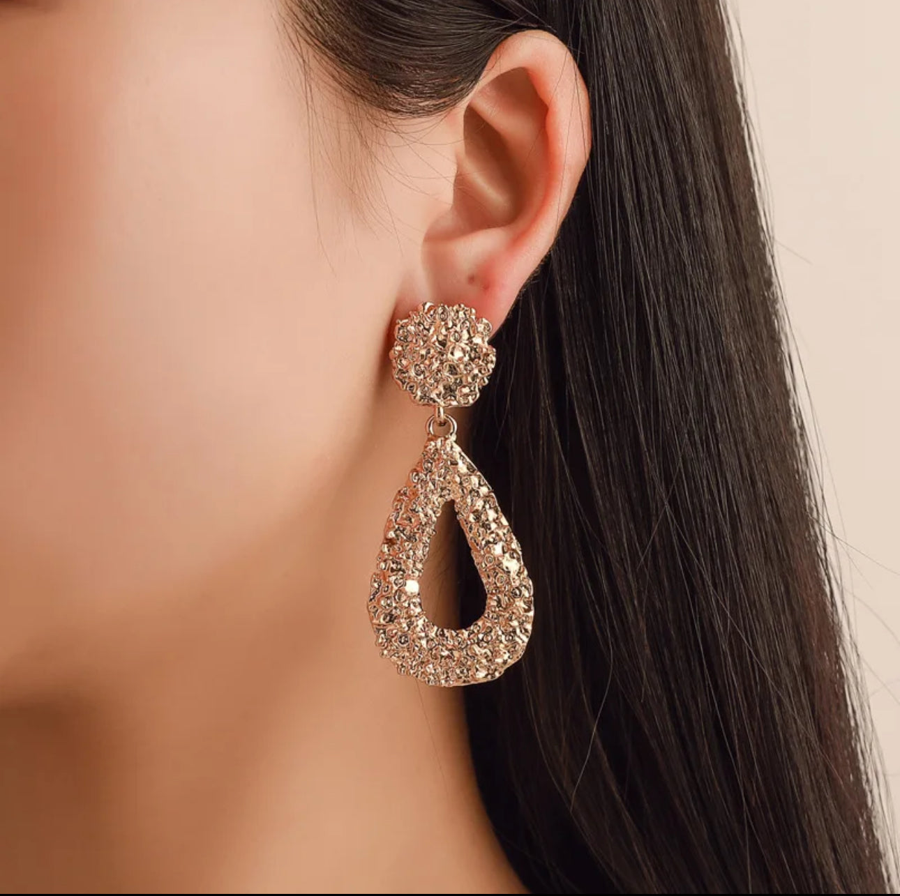 Jas - Drop Earrings